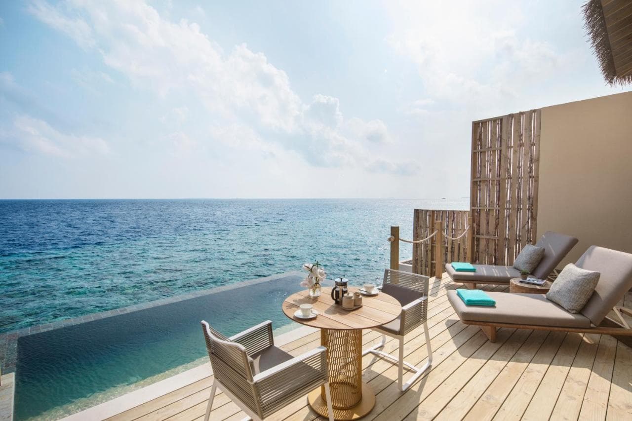 InterContinental Maldives infinity pool